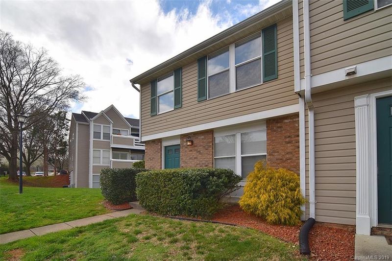 9632 Vinca Cir, Charlotte, NC 28213