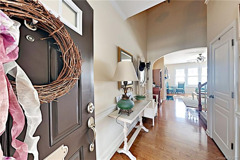 216 Park View Dr, Belmont, NC 28012