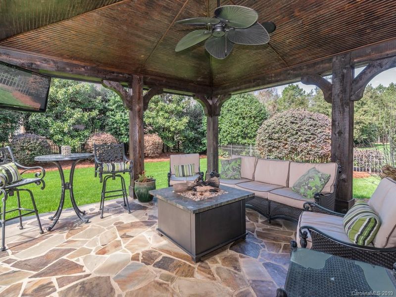 210 Glenmoor Dr, Waxhaw, NC 28173