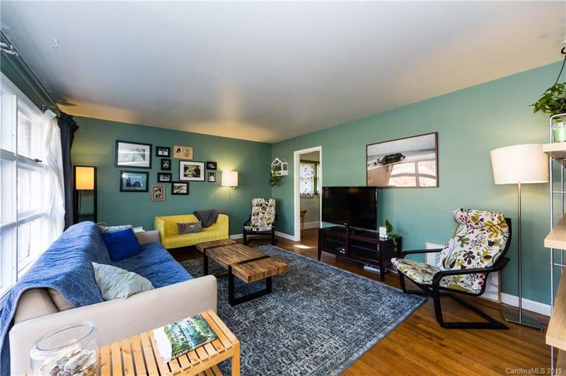 3546 Driftwood Dr, Charlotte, NC 28205