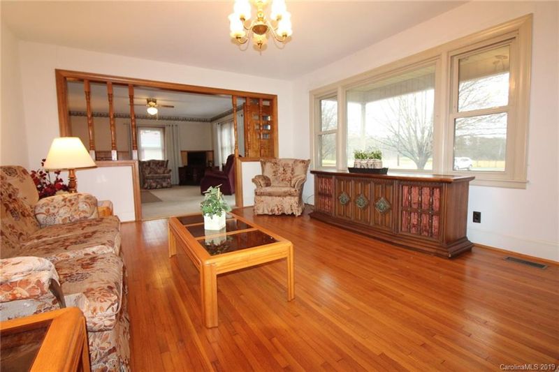 604 Mauney Rd, Stanley, NC 28164