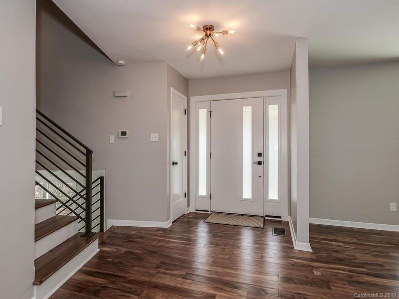 3135 Shaker Dr, Charlotte, NC 28210