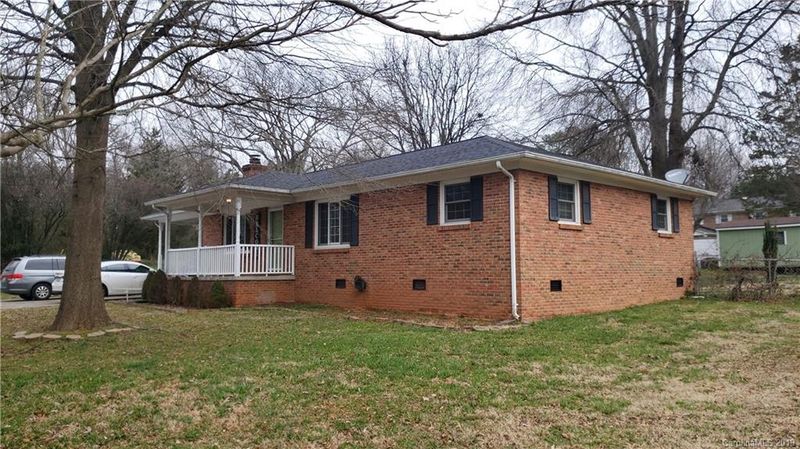 403 S Buckoak St, Stanley, NC 28164