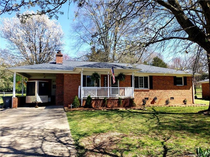 403 S Buckoak St, Stanley, NC 28164