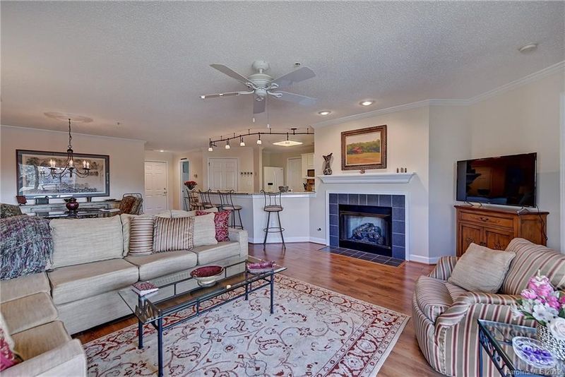 1210 Torrence Cir #11, Davidson, NC 28036