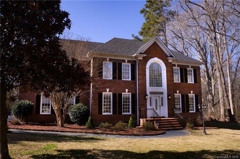 6503 Farmlake Dr, Mint Hill, NC 28227