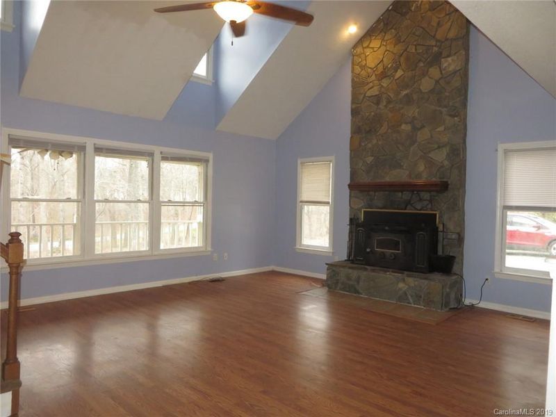 211 Chestnut Ln, Gastonia, NC 28052