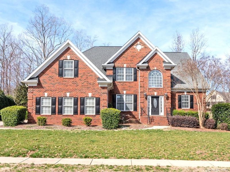 8200 Denholme Dr, Waxhaw, NC 28173