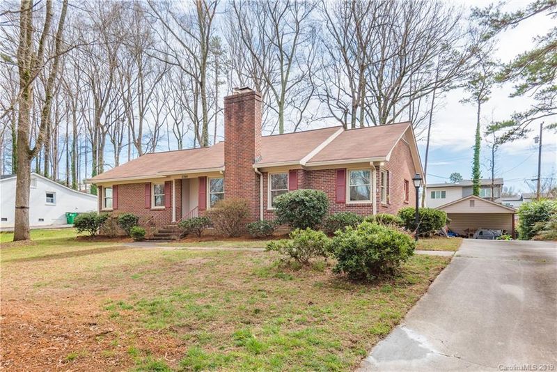 5700 Charing Pl, Charlotte, NC 28211