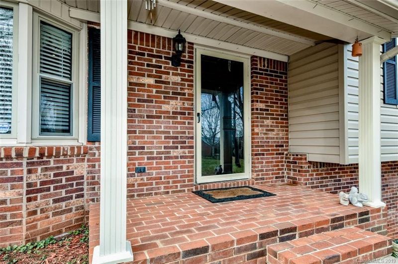 744 Springdale Rd, Statesville, NC 28677