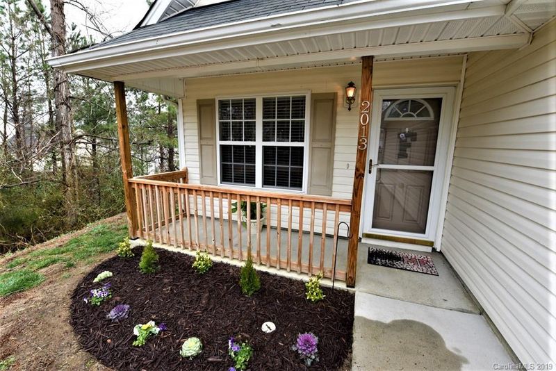 2013 Mission Oaks St, Kannapolis, NC 28083