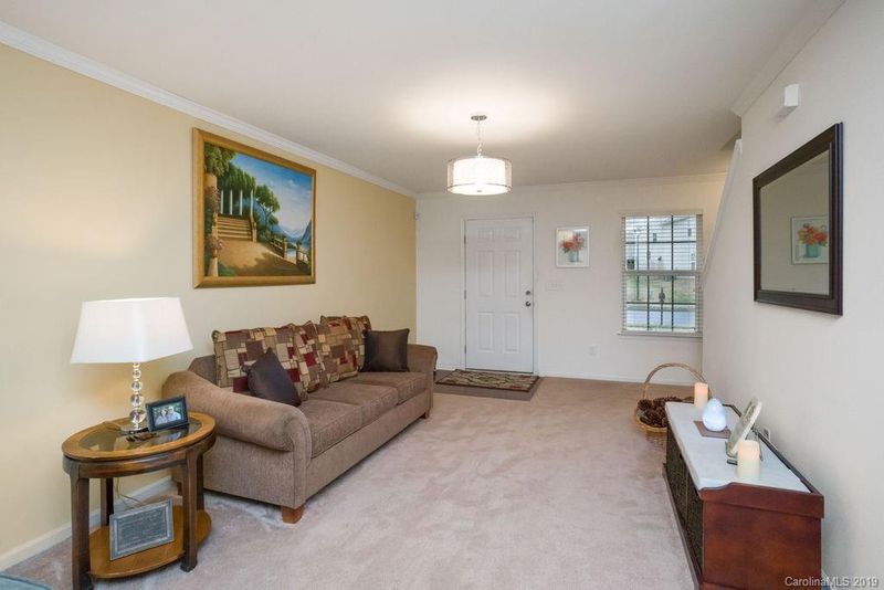 8816 Earthenware Dr, Charlotte, NC 28269