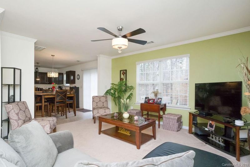 8816 Earthenware Dr, Charlotte, NC 28269