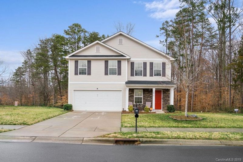 8816 Earthenware Dr, Charlotte, NC 28269