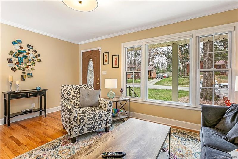 6111 Amity Pl, Charlotte, NC 28212