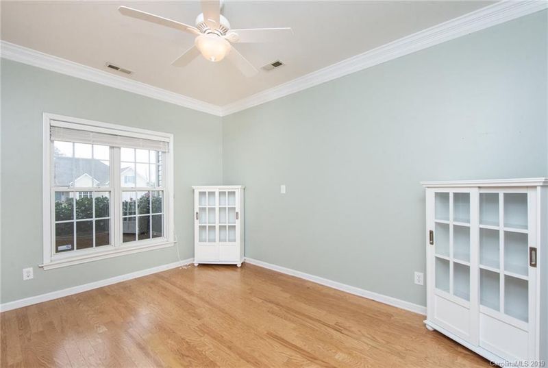 9512 Mitchell Glen Dr, Charlotte, NC 28277