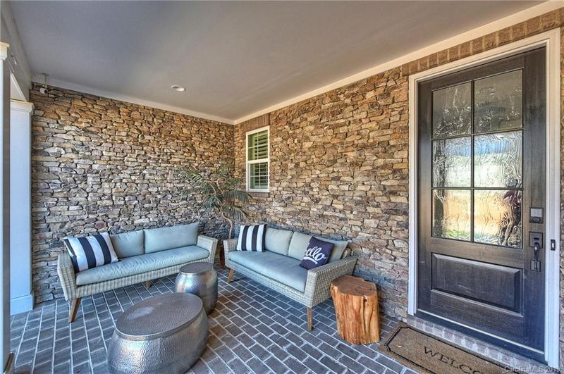 1028 N Sharon Amity Rd, Charlotte, NC 28211