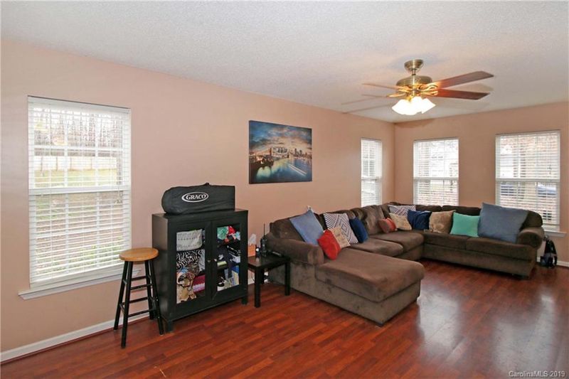 132 Scotch Irish Ln, Troutman, NC 28166