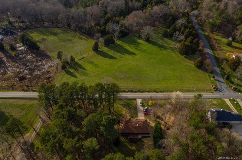 5162 Davidson Rd, Davidson, NC 28036