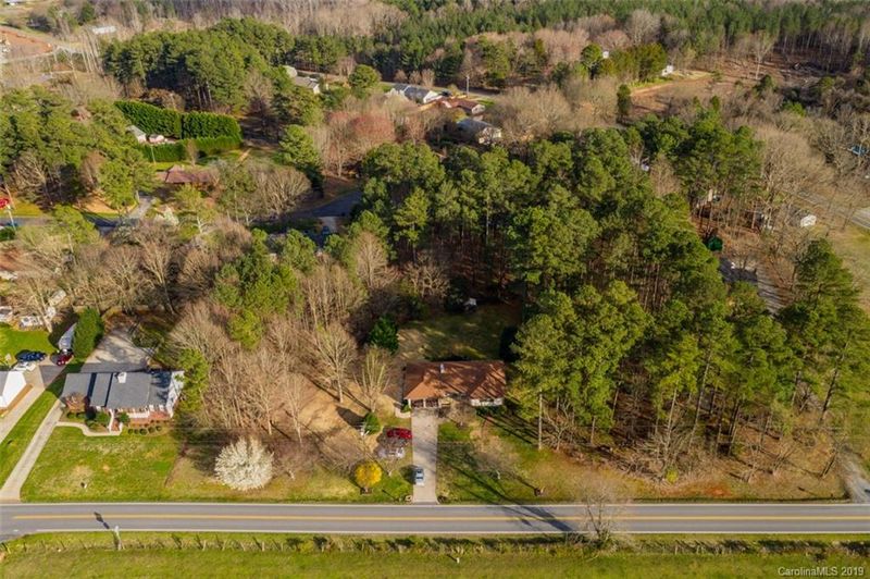 5162 Davidson Rd, Davidson, NC 28036