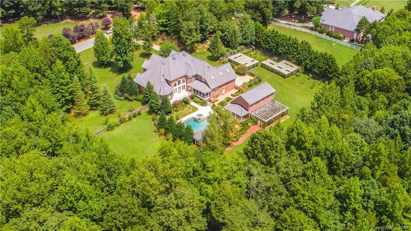 1307 Rosehill Dr, Waxhaw, NC 28173