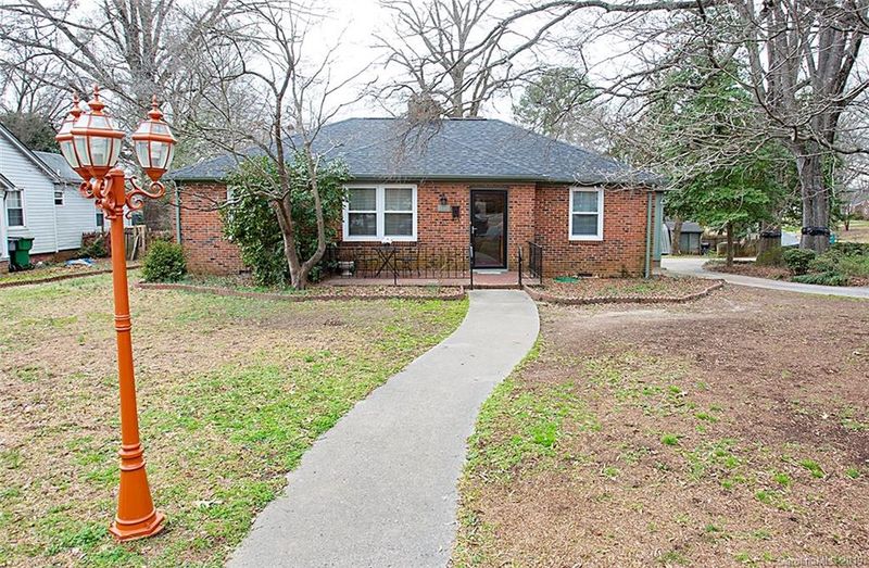 1100 Meadow Ln, Charlotte, NC 28205