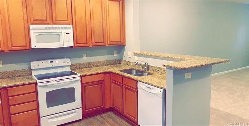3936 Queensbridge Rd, Charlotte, NC 28213