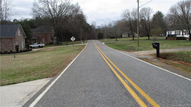 127 Loray Ln, Statesville, NC 28625