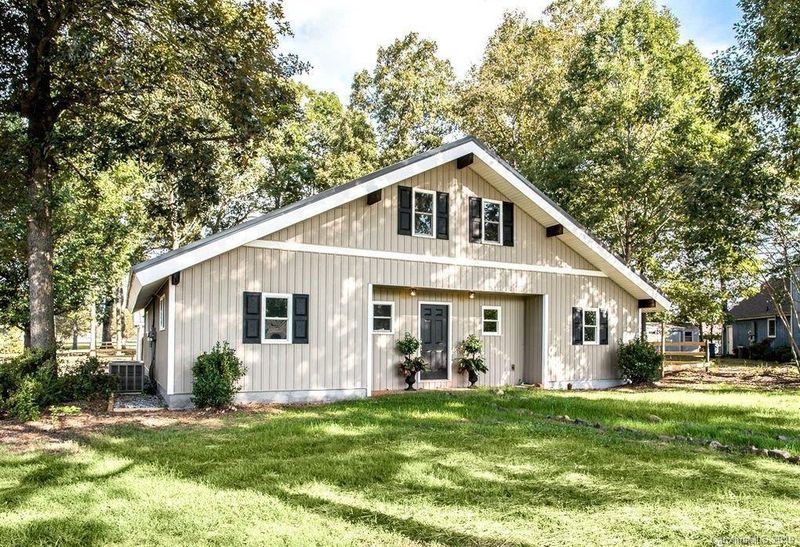 1911 36th Ave NE, Hickory, NC 28601
