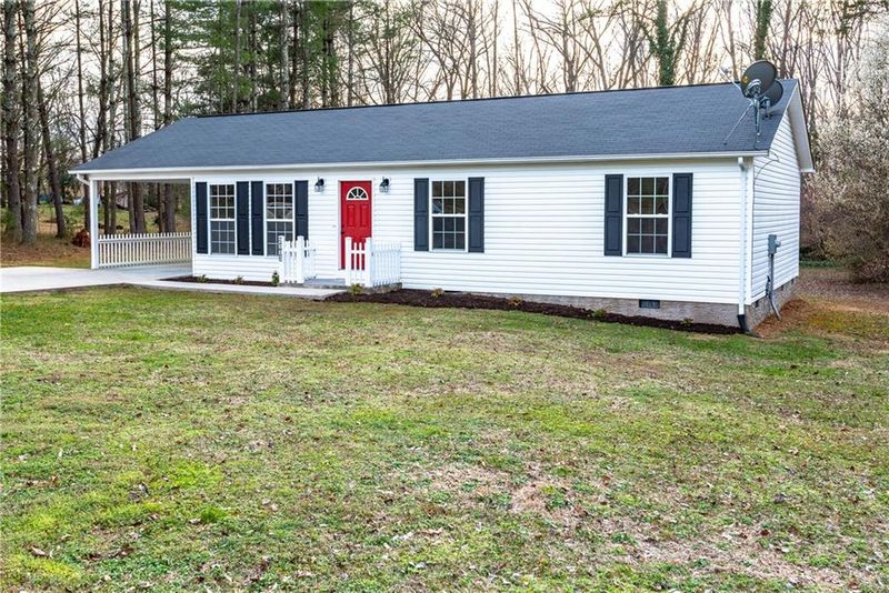 2003 Echo Dr, Newton, NC 28658