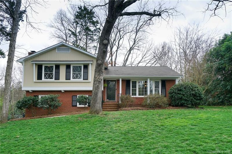 6825 Old Forge Dr, Charlotte, NC 28226