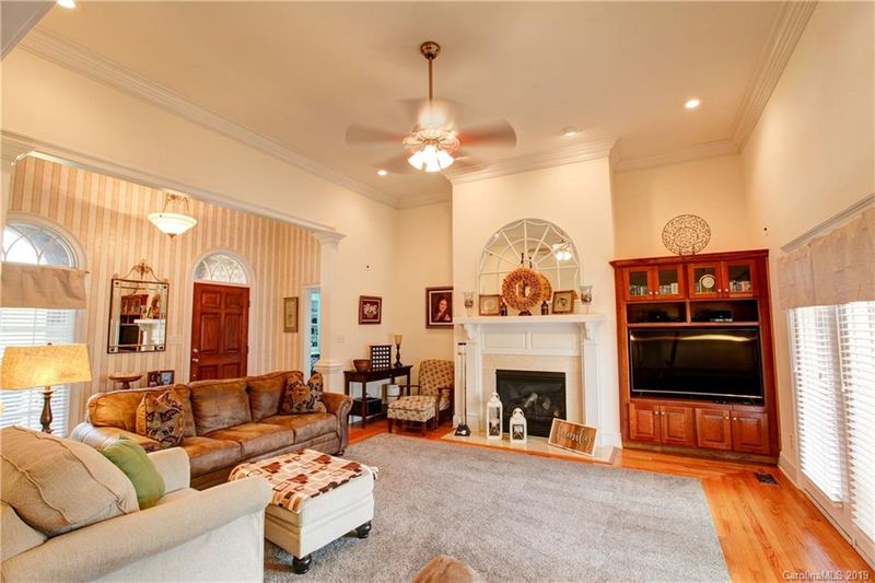 1104 Leigh Ct, Stanley, NC 28164
