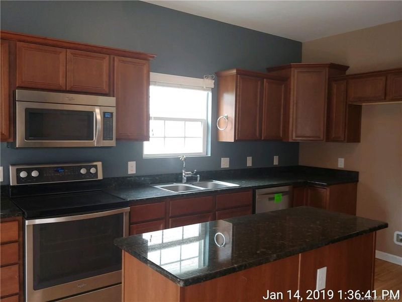 111 High Bluff Cir, Mooresville, NC 28115