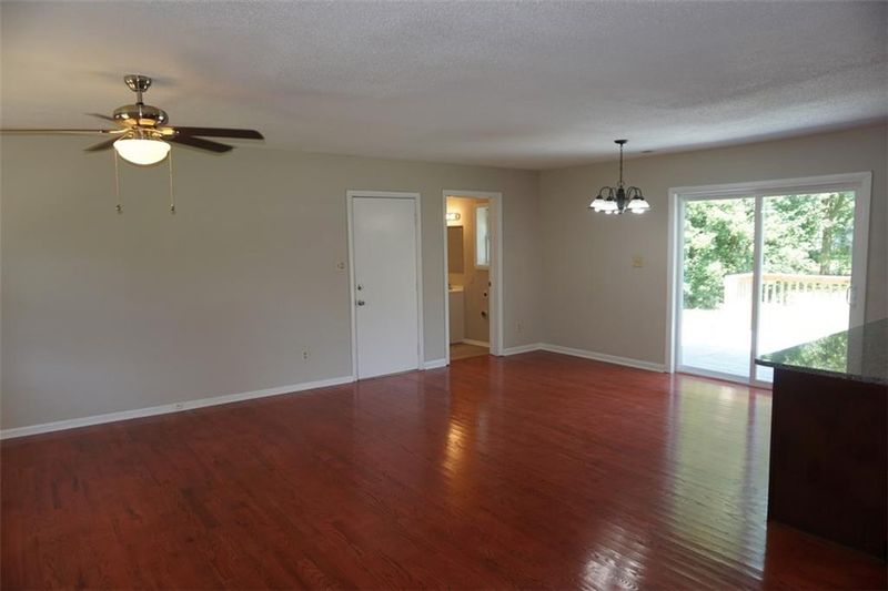 4652 Queens Rd, Hickory, NC 28602