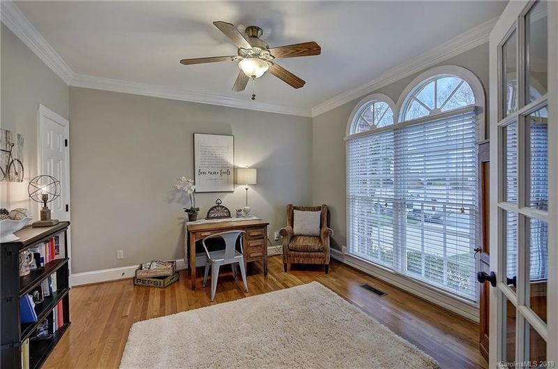 5023 Foxbriar Trl, Charlotte, NC 28269
