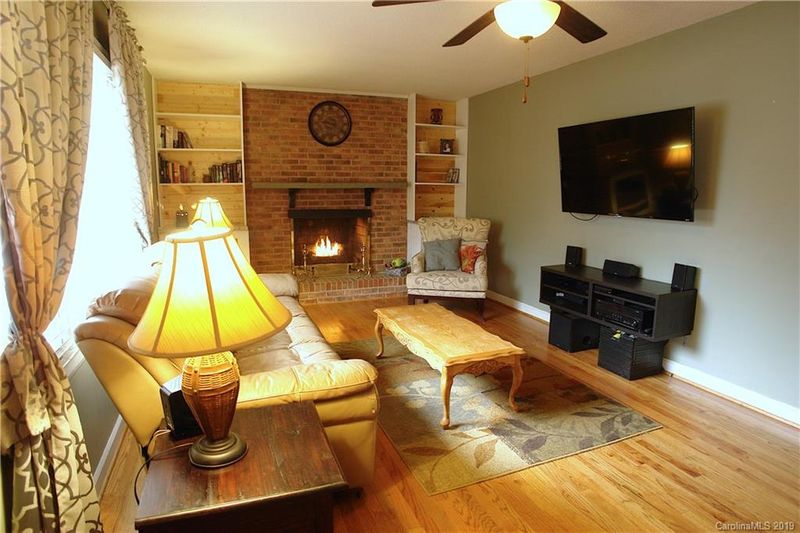 220 Rock Creek Dr, Lincolnton, NC 28092