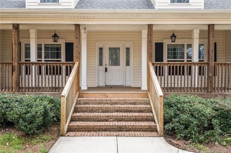 1659 Timber Run Dr, Iron Station, NC 28080