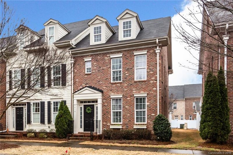 9816 Longstone Ln, Charlotte, NC 28277