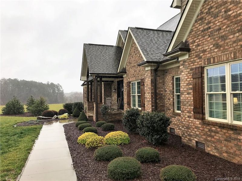 1389 Steeplechase Ln, Mount Pleasant, NC 28124