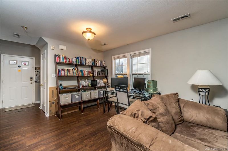 5637 Timbertop Ln, Charlotte, NC 28215