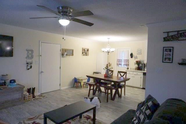 1554 Castell Ln, Hickory, NC 28601