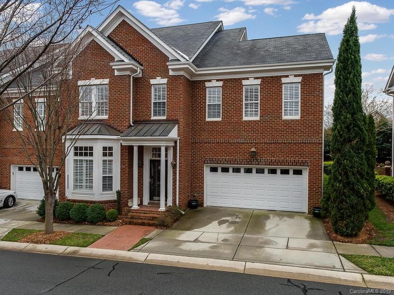 6345 Wakehurst Rd, Charlotte, NC 28226