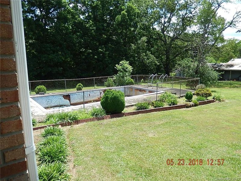 3252 18th St NE, Hickory, NC 28601
