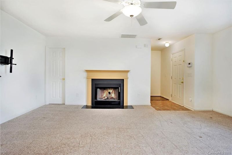 9006 Davis Crossing Ct, Charlotte, NC 28269