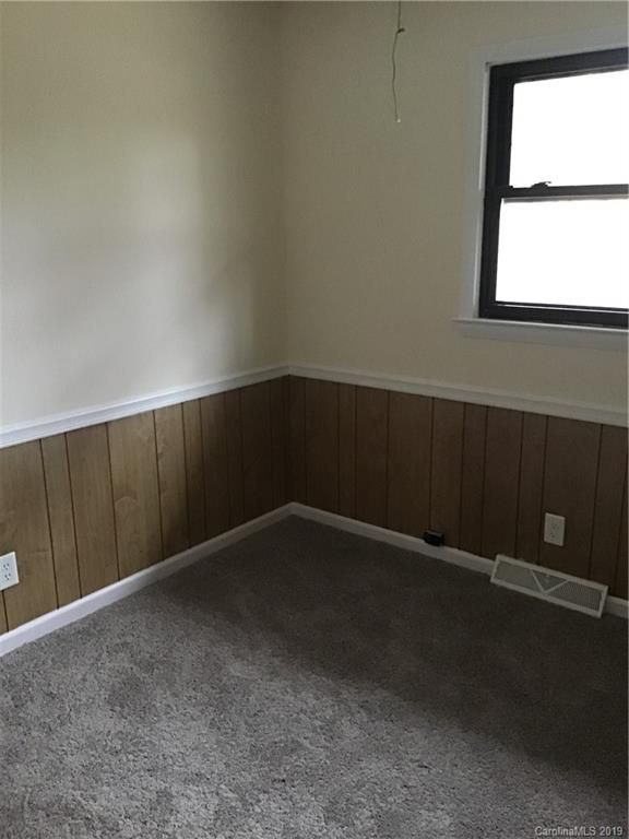 209 Nims Ave, Mount Holly, NC 28120