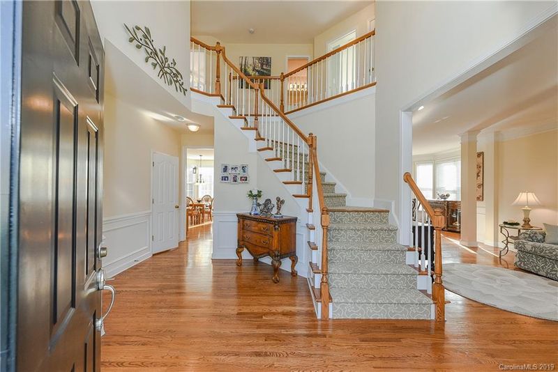8141 Glamorgan Ln, Matthews, NC 28104