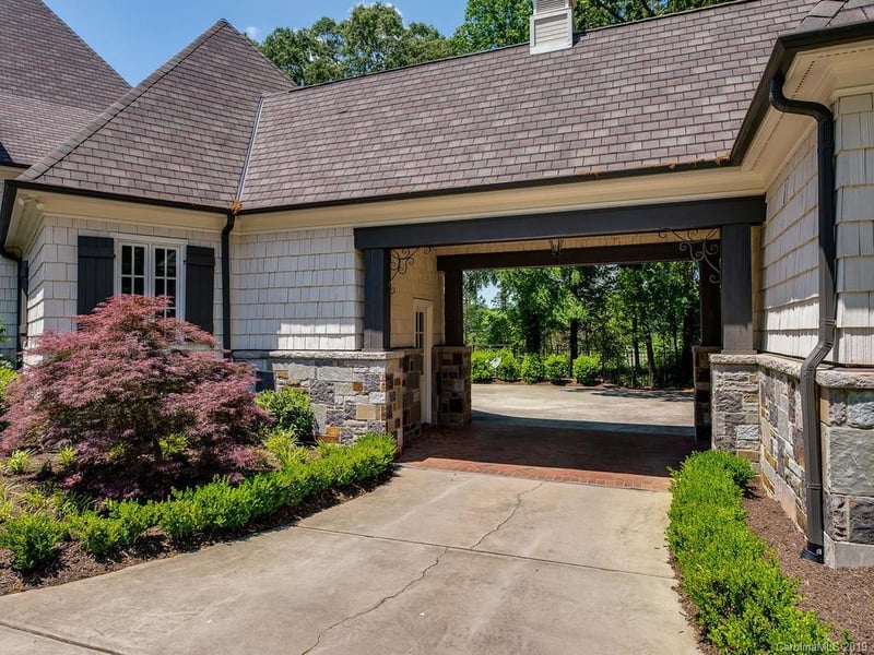 4400 Parview Dr N, Charlotte, NC 28226
