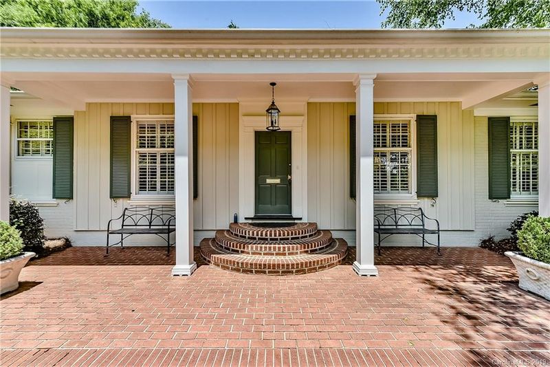 2320 Queens Rd E, Charlotte, NC 28207