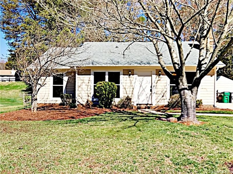 6001 Old Meadow Rd, Charlotte, NC 28227