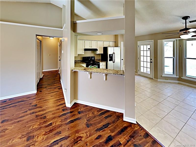 6001 Old Meadow Rd, Charlotte, NC 28227
